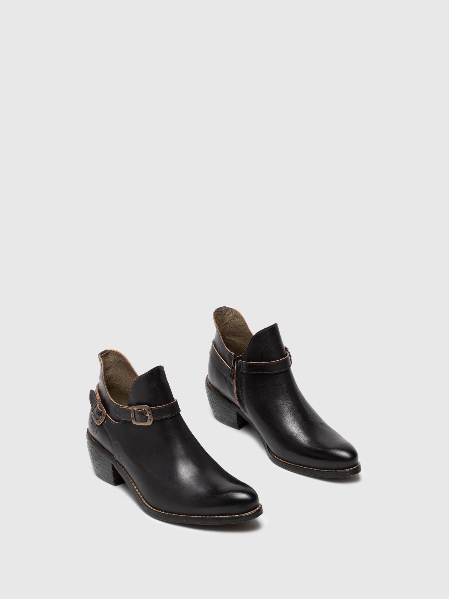 Fly London Botins com Fivela em Preto